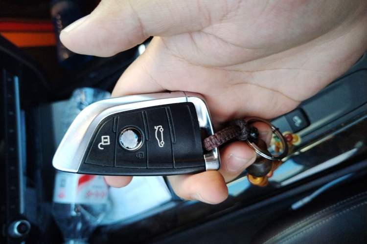 Used BMW X5 2015 xDrive28i Vehicle Key