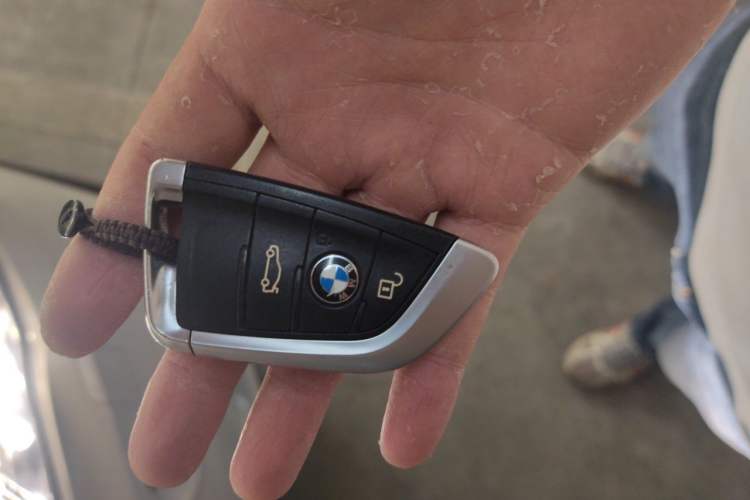 Used BMW X5 2015 xDrive28i Vehicle Key