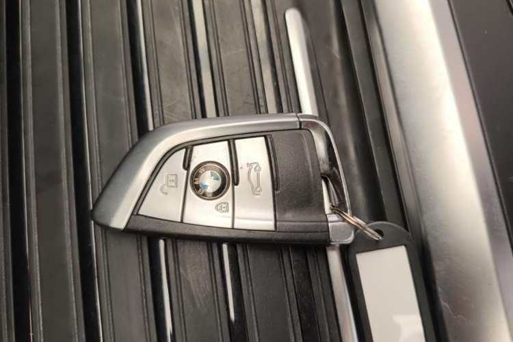Used BMW X5 2015 xDrive35i U.S. specification Vehicle Key