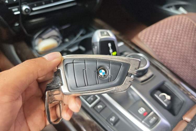 Used BMW X5 2015 xDrive28i Vehicle Key