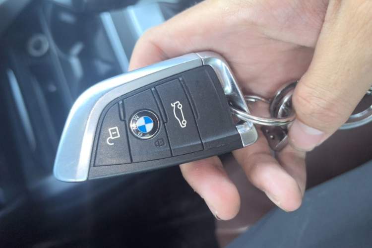Used BMW X5  Vehicle Key