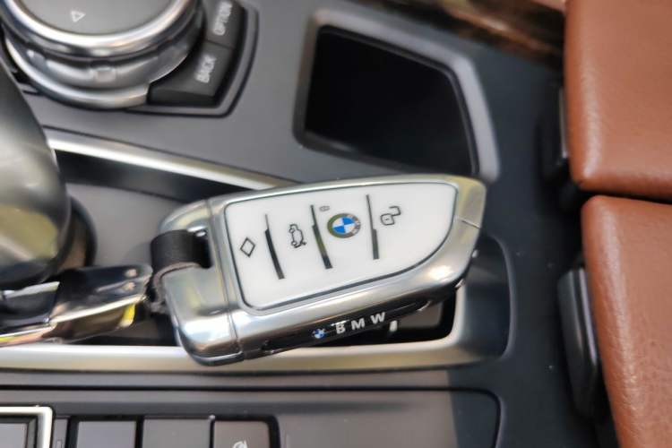 Used BMW X5  Vehicle Key