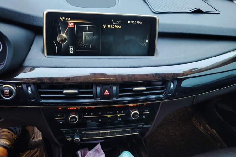 Used BMW X5  Audio And AC Panel