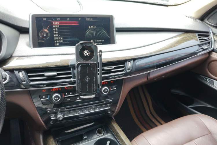 Used BMW X5  Audio And AC Panel