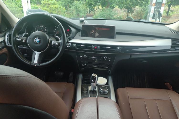 Used BMW X5 2016 xDrive35i Base Model Middle East Center Console