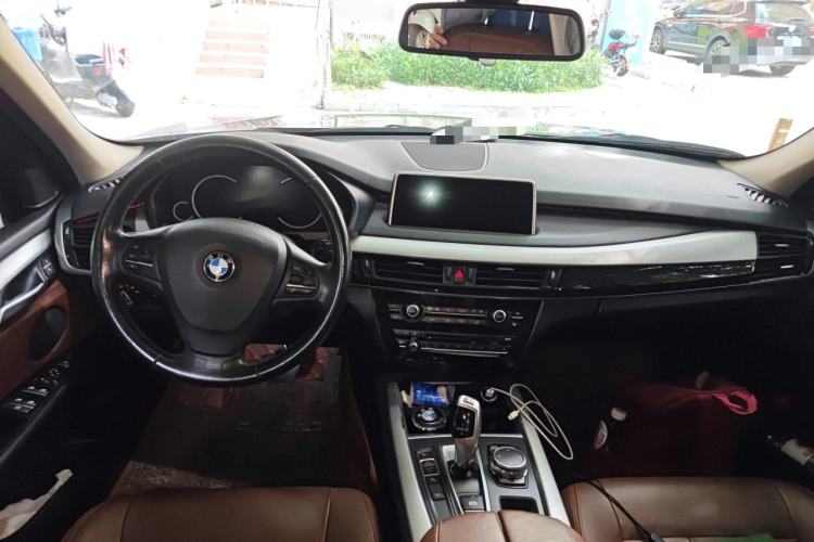 Used BMW X5  Center Console