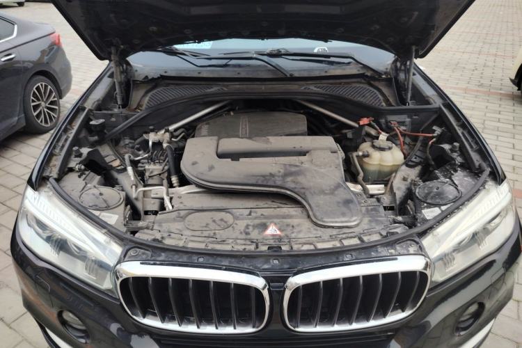 Used BMW X5  Engine Bay