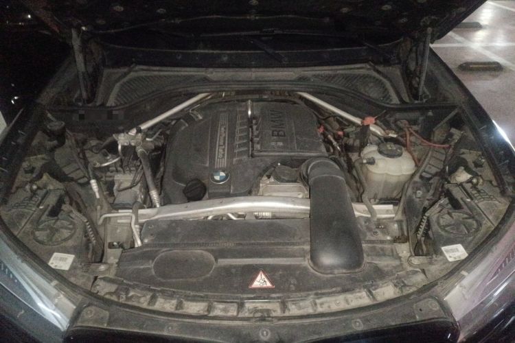Used BMW X5  Engine Bay