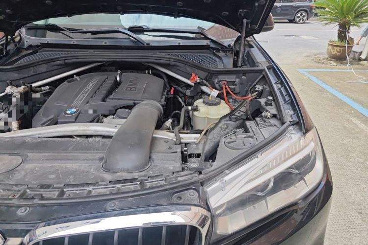 Used BMW X5  Engine Bay Left