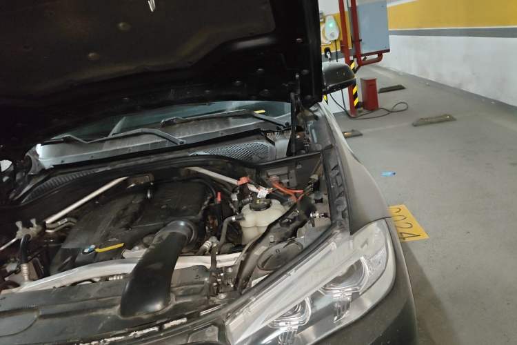 Used BMW X5  Engine Bay Left