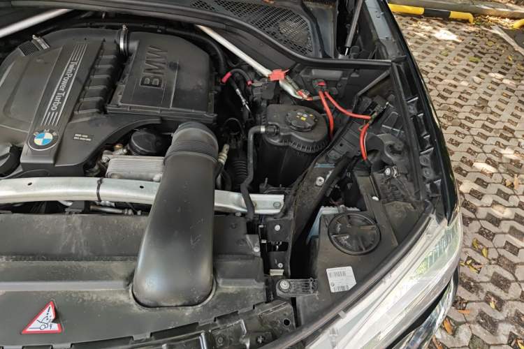 Used BMW X5  Engine Bay Left