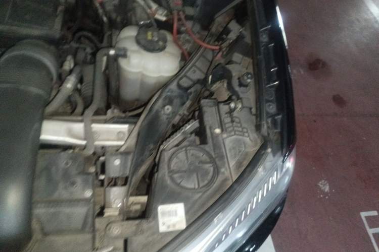 Used BMW X5  Engine Bay Left