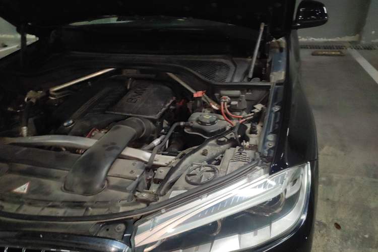 Used BMW X5  Engine Bay Left