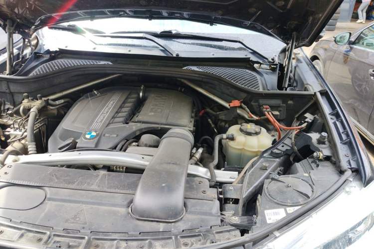 Used BMW X5  Engine Bay Left