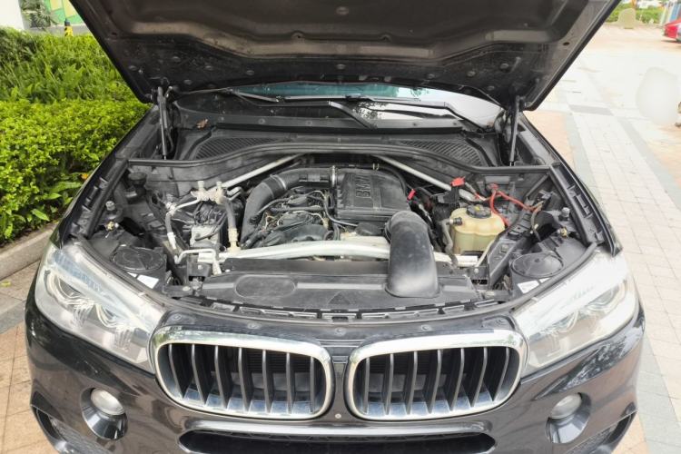 Used BMW X5  Engine Bay