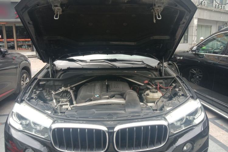 Used BMW X5 2016 xDrive35i parallel import Engine Bay