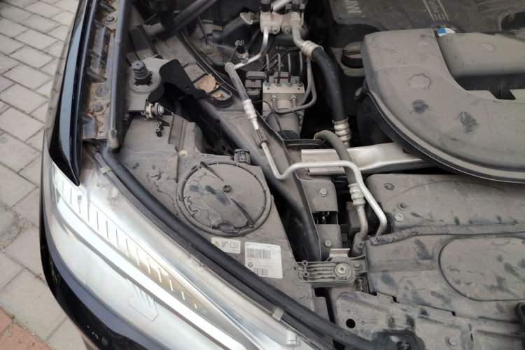 Used BMW X5  Engine Bay Right