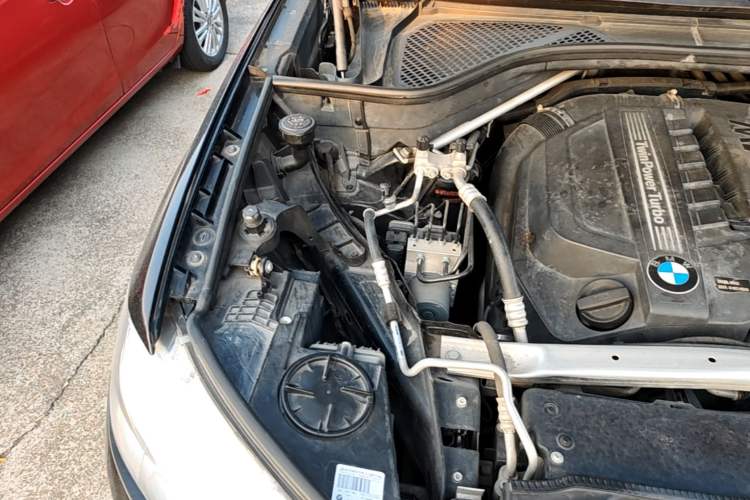 Used BMW X5 2016 xDrive35i parallel import Engine Bay Right