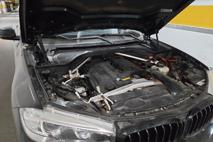 Used BMW X5  Engine Bay Right
