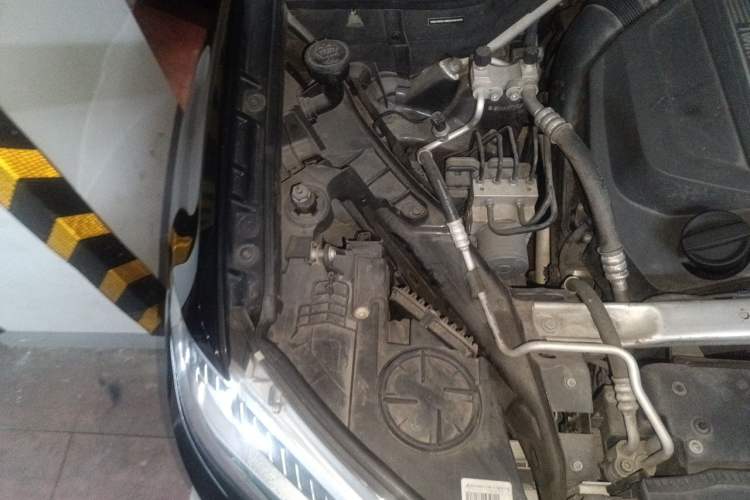 Used BMW X5  Engine Bay Right