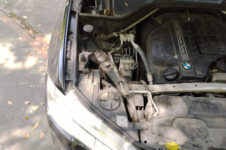 Used BMW X5 2016 xDrive35i parallel import Engine Bay Right