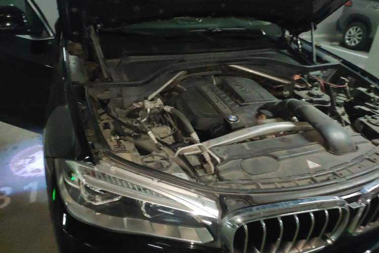 Used BMW X5  Engine Bay Right
