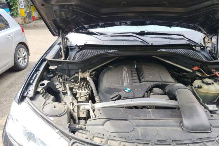 Used BMW X5  Engine Bay Right