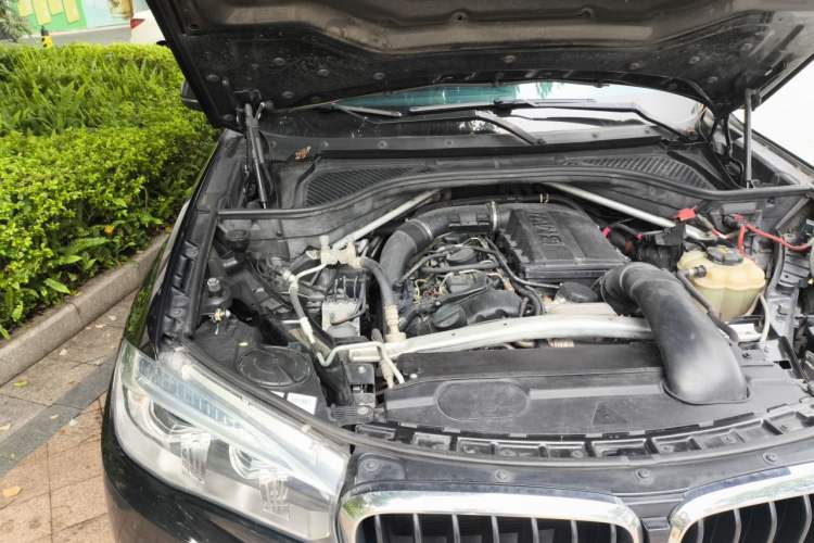 Used BMW X5  Engine Bay Right