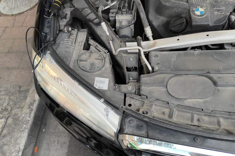 Used BMW X5 2016 xDrive35i parallel import Engine Bay Right