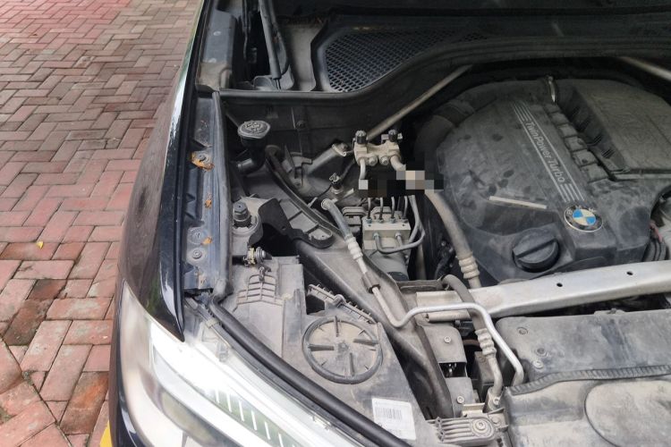 Used BMW X5 2016 xDrive35i parallel import Engine Bay Right
