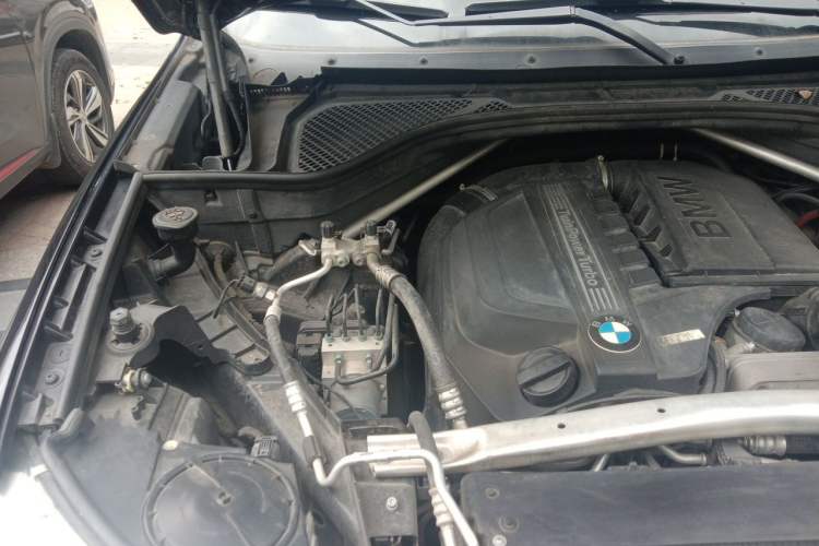 Used BMW X5 2016 xDrive35i parallel import Engine Bay Right