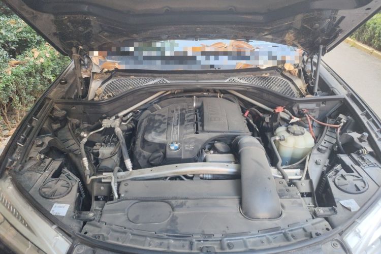 Used BMW X5  Engine Bay