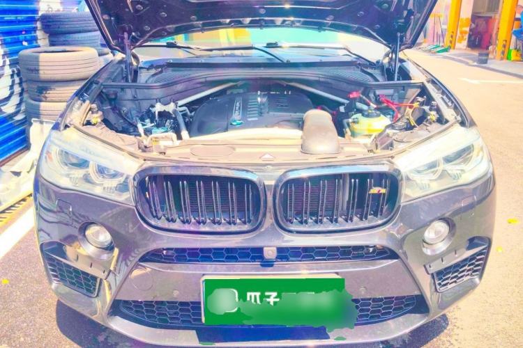 Used BMW X5  Engine Bay