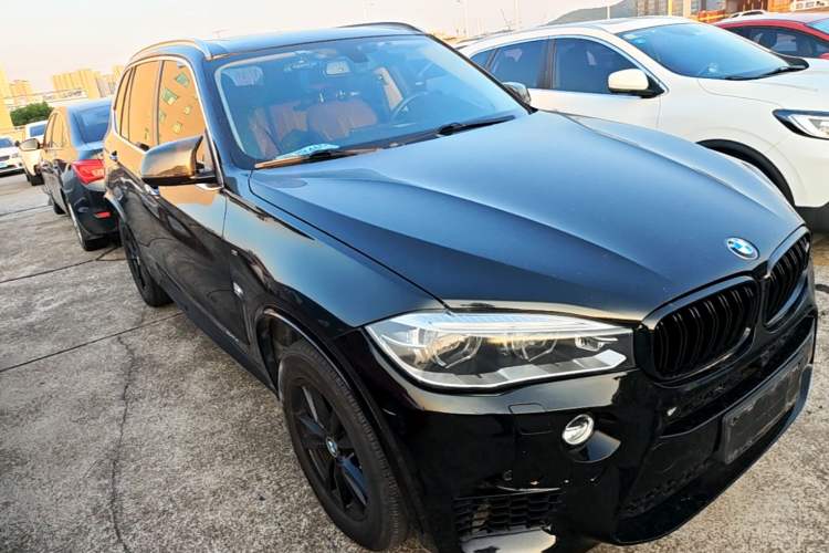 Used BMW X5 2016 xDrive35i parallel import Front Right 45 Deg