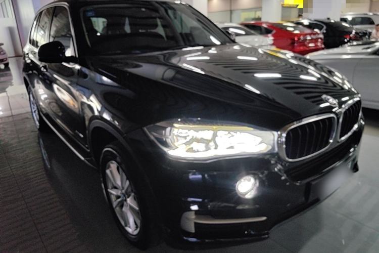 Used BMW X5 2016 xDrive35i parallel import Front Right 45 Deg