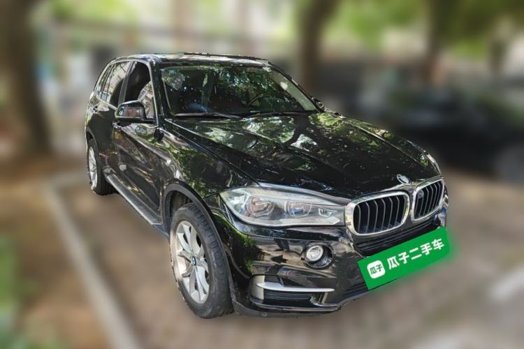 Used BMW X5  Front Right 45 Deg