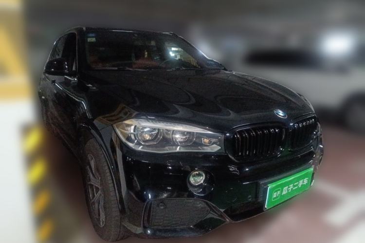 Used BMW X5  Front Right 45 Deg
