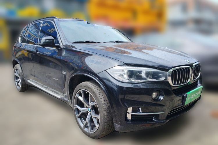 Used BMW X5  Front Right 45 Deg