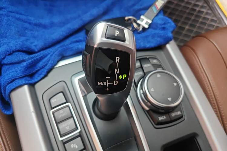 Used BMW X5  Gear Lever