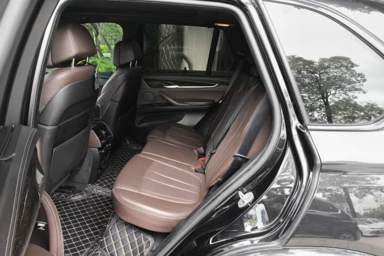 Used BMW X5  Left Rear Seat