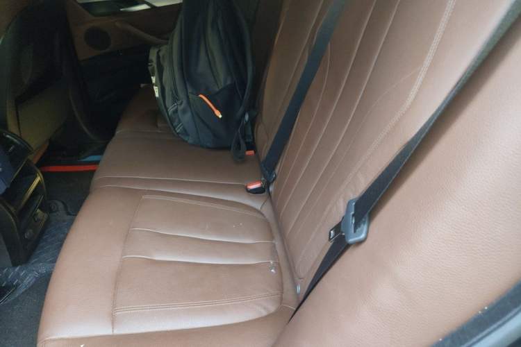 Used BMW X5  Left Rear Seat