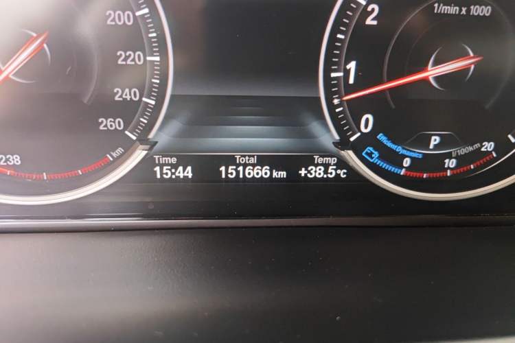 Used BMW X5  Odometer Close Up