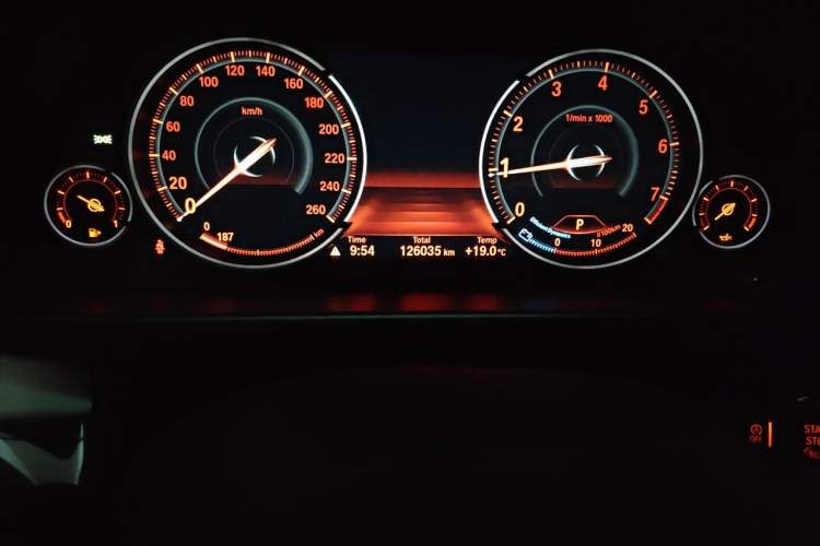 Used BMW X5  Odometer Close Up
