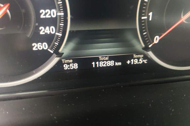Used BMW X5 2016 xDrive35i Base Model Middle East Odometer Close Up