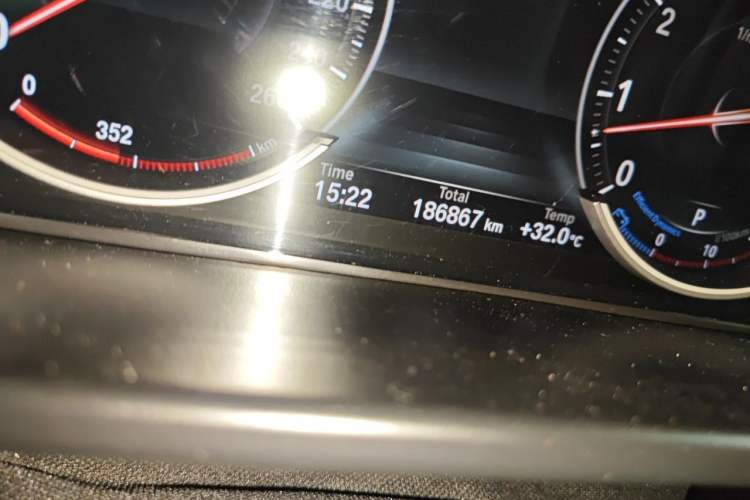 Used BMW X5  Odometer Close Up