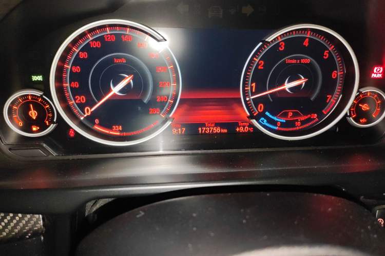 Used BMW X5  Odometer Close Up