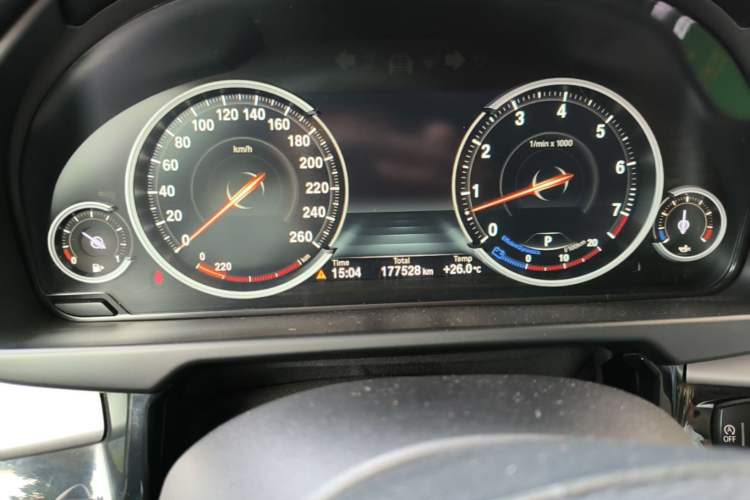 Used BMW X5 2016 xDrive35i parallel import Odometer Close Up