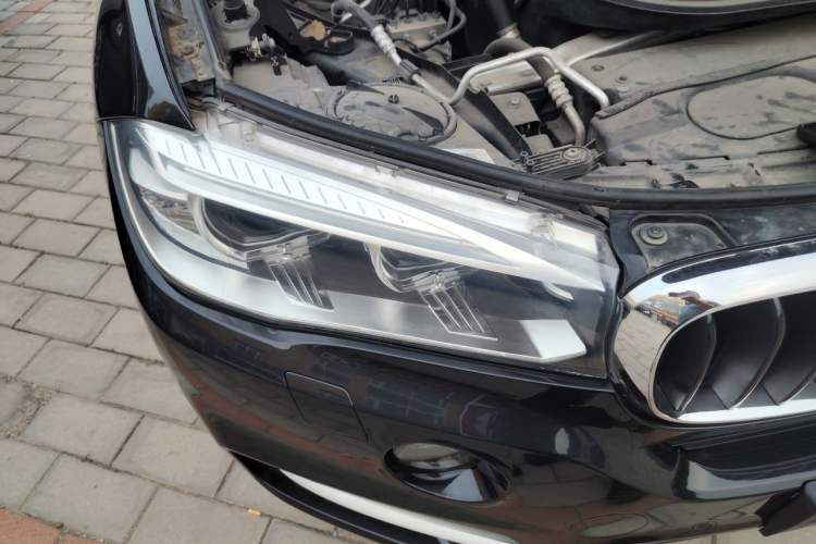 Used BMW X5  Right Front Headlight