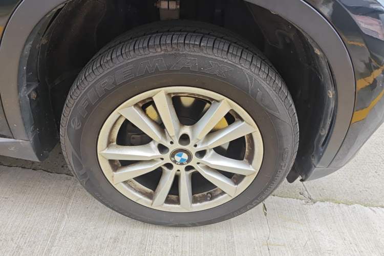 Used BMW X5  Right Front Wheel Hub