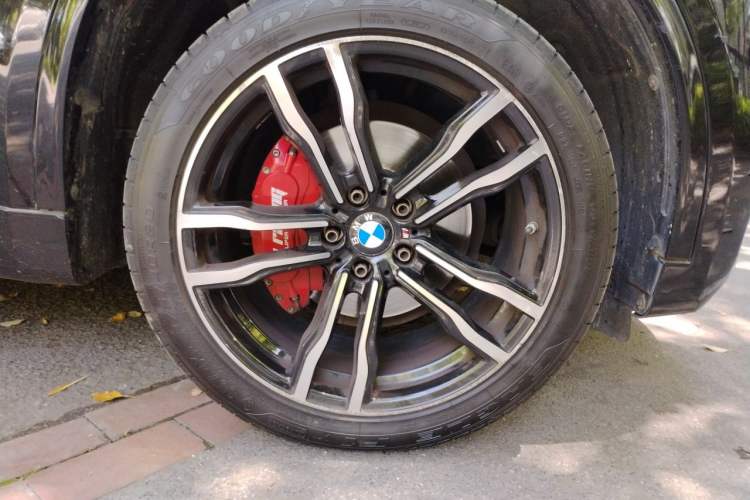 Used BMW X5 2016 xDrive35i parallel import Right Front Wheel Hub
